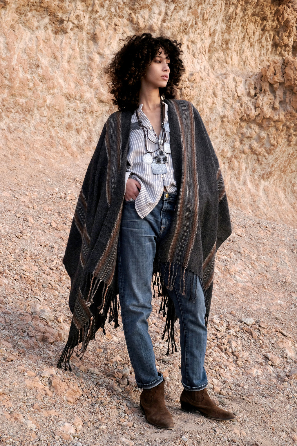 Ruana Anthracite