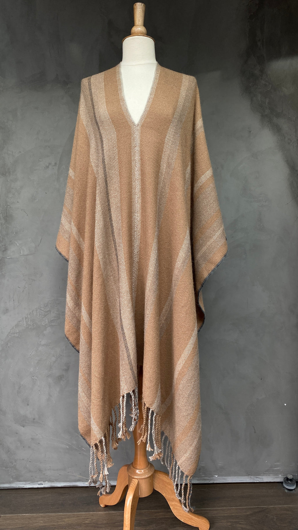 Poncho CS (Camel/ Sable)