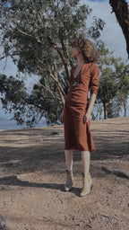 Robe en biais longueur genoux fauve