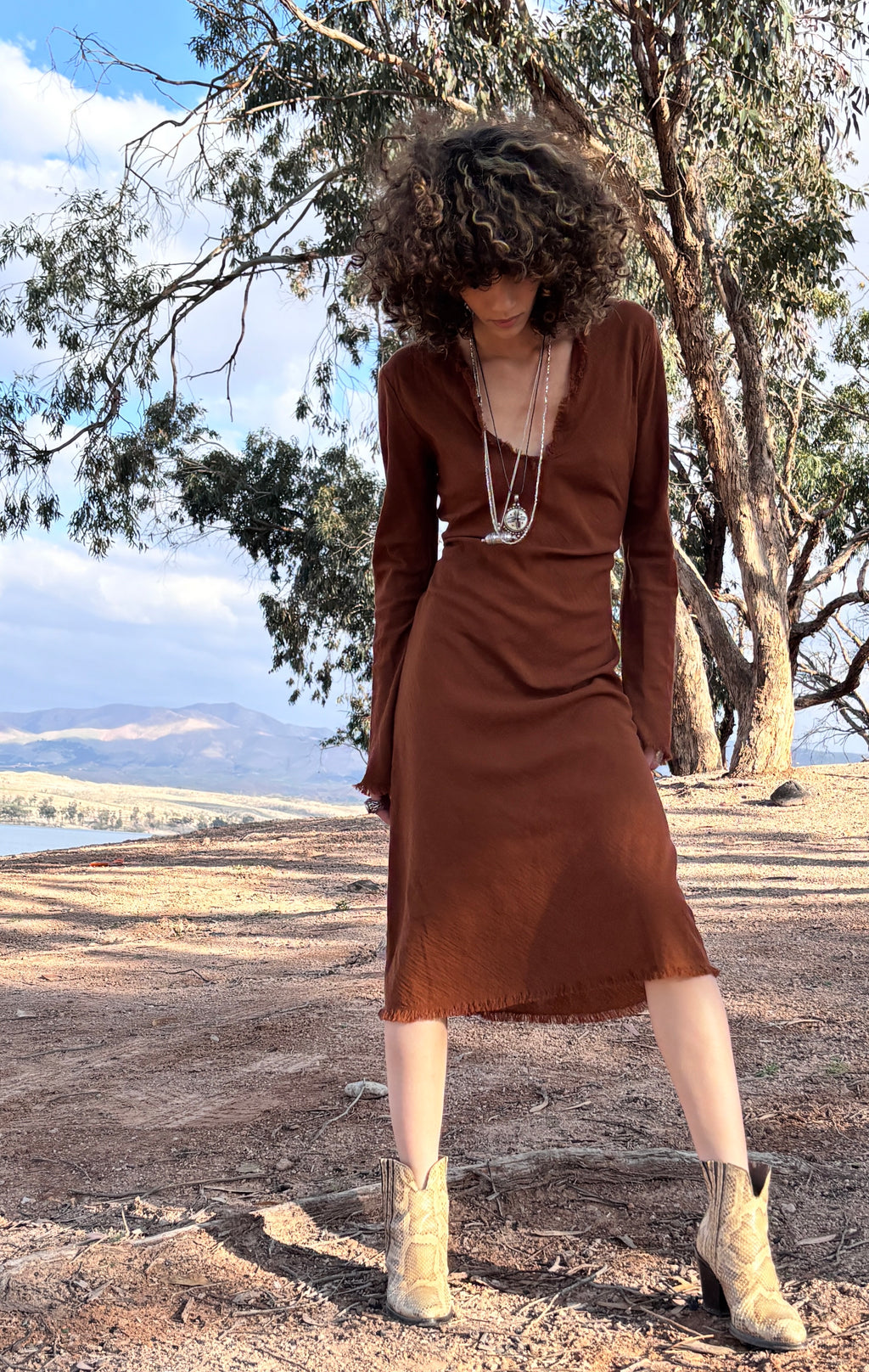 Robe en biais longueur genoux fauve