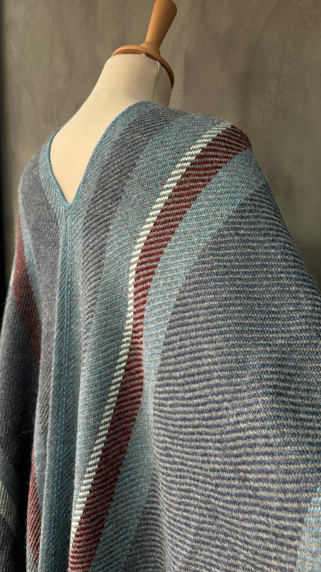 Poncho AP (Anthracite/ Prune)