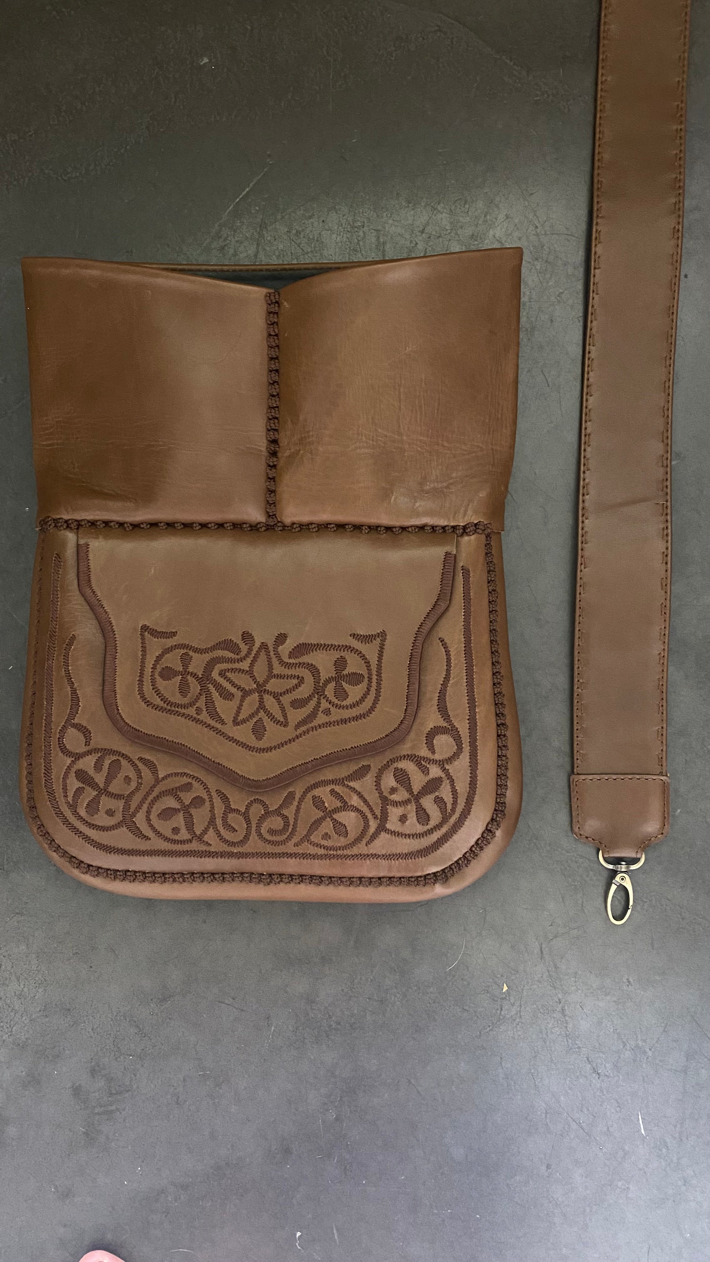 Besace Berbère camel broderie marron
