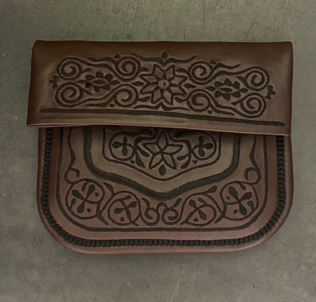 Besace Berbère marron broderie noire