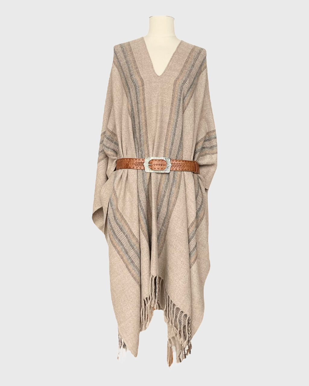 Poncho Sable